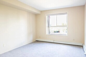 The Madison in Edmonton, AB - Building Photo - Building Photo