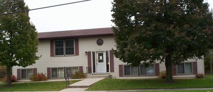 281 Main St in Belgium, WI - Foto de edificio - Building Photo