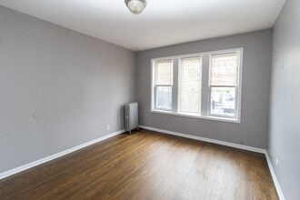 7038 S Chappel Ave in Chicago, IL - Building Photo - Building Photo