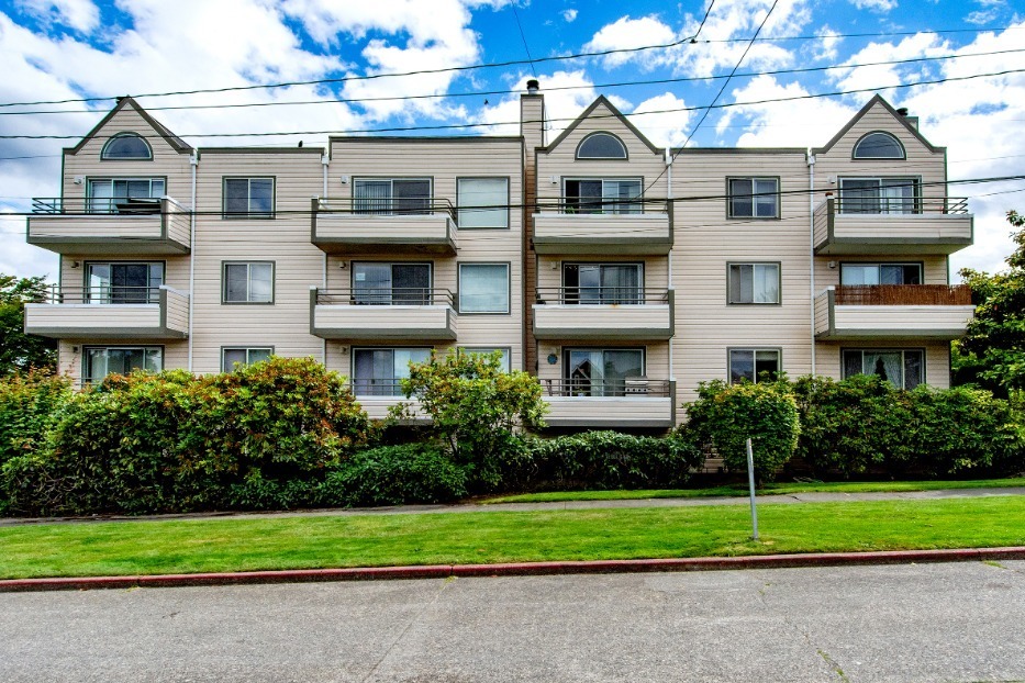 Windhill Apartments in Seattle, WA - Foto de edificio