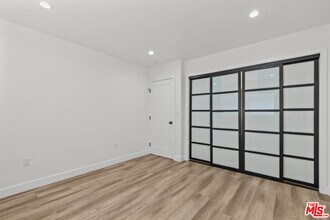 6350 Willoughby Ave in Los Angeles, CA - Building Photo - Building Photo