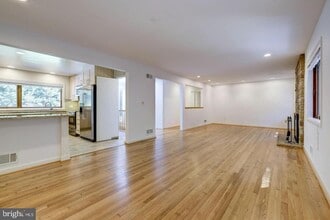 6710 Persimmon Tree Rd in Bethesda, MD - Building Photo - Building Photo