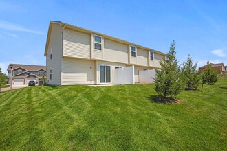 Oak Woods Townhomes in Spring Hill, KS - Building Photo - Building Photo