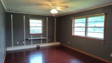 107 Friendswood in Pine Bluff, AR - Building Photo - Building Photo