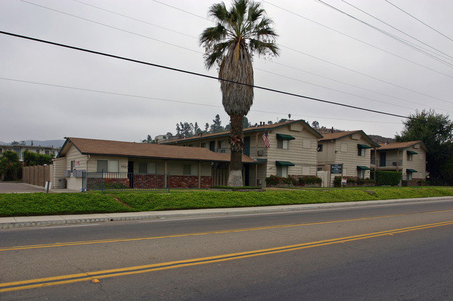 Riverview Villa Apartments in Lakeside, CA - Building Photo - Building Photo