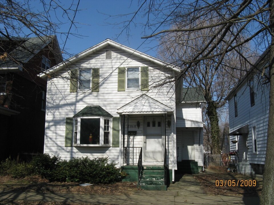 1060 W 6th St in Erie, PA - Building Photo