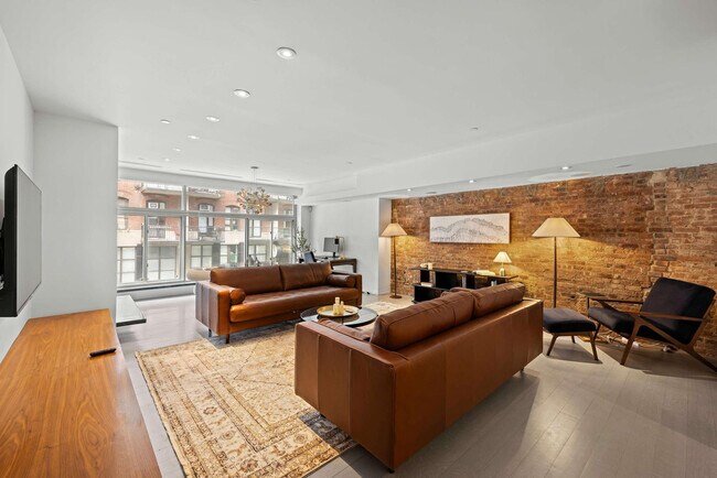 5 E 13th St in New York, NY - Building Photo - Building Photo