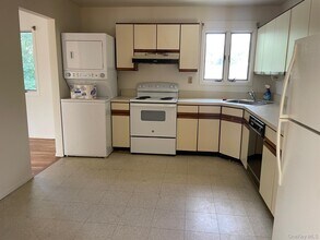 935 Merrick Rd in Baldwin, NY - Building Photo - Building Photo