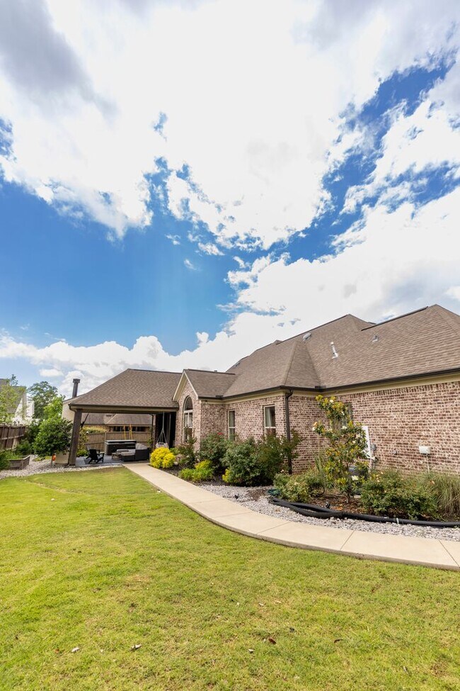 102 Pinehurst Rd in Starkville, MS - Building Photo - Building Photo