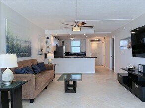 3100 NE 49th St, Unit 1010 in Fort Lauderdale, FL - Building Photo - Building Photo