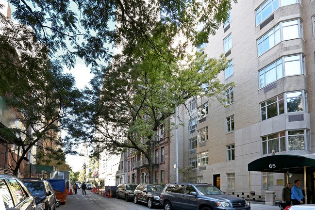 55 E 76th St in New York, NY - Foto de edificio - Building Photo