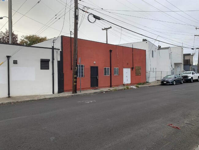 11070 San Leandro St in Oakland, CA - Building Photo - Building Photo