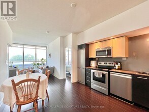 1701-25-225 Capreol Ct in Toronto, ON - Building Photo - Building Photo