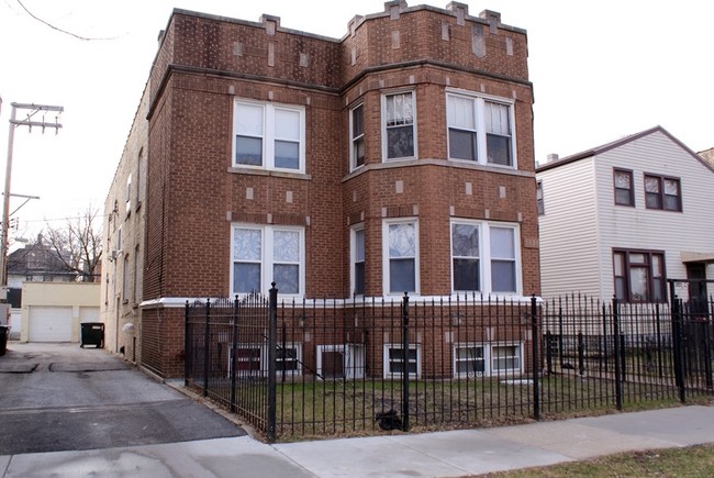 5121 W Agatite Ave in Chicago, IL - Building Photo - Building Photo