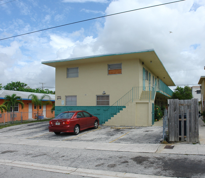 441 SW 9th St in Miami, FL - Building Photo