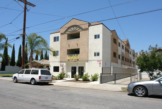 5421 La Mirada Ave in Los Angeles, CA - Building Photo - Building Photo