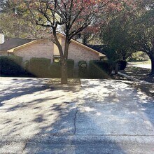 1233 Shannon Way SW in Marietta, GA - Building Photo - Building Photo