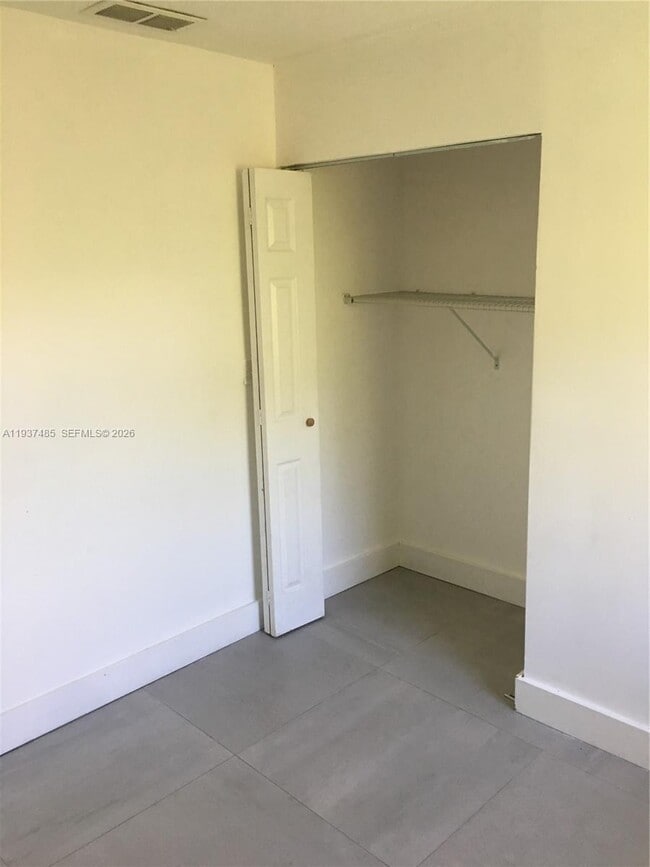 2612 NE 206th St in Miami, FL - Building Photo - Building Photo