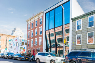 151 Berry St in Brooklyn, NY - Building Photo