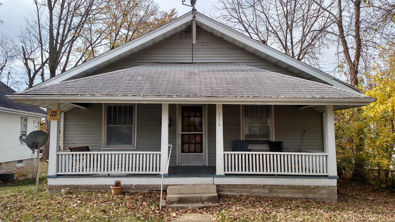 516 S Washington St in Bloomington, IN - Building Photo