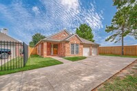 17607 Burkhart Ridge Dr, Unit 105-09 in Houston, TX - Building Photo - Building Photo