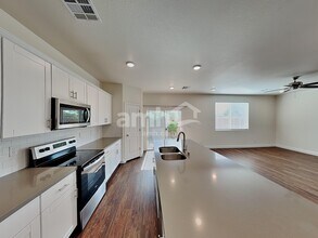 707 Terrain Star Ave, Unit 134 in North Las Vegas, NV - Foto de edificio - Building Photo