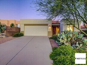 5374 N Canyon Rise Pl in Tucson, AZ - Foto de edificio - Building Photo