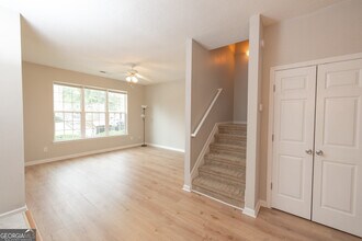 2256 Nicole Dr in Hampton, GA - Building Photo - Building Photo