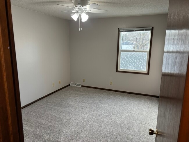 5277 NW Torgerson Dr, Unit 5277