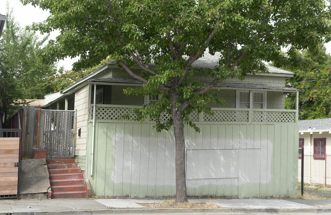 3307 Macarthur Blvd in Oakland, CA - Building Photo