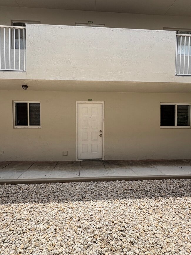 2925 W 80th St, Unit 109