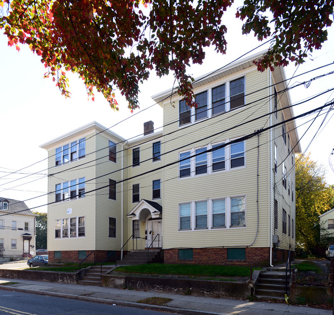 154 Regent Ave in Providence, RI - Foto de edificio - Building Photo