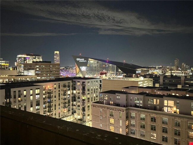 property at 433 S 7th St