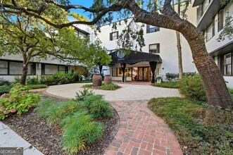 3645 Peachtree Rd NE in Atlanta, GA - Building Photo - Building Photo