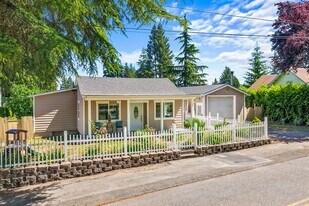 6609 Elliott Way in Everett, WA - Building Photo