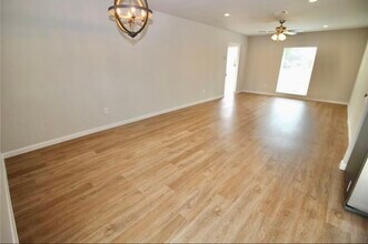 407 Stadium Ln in Friendswood, TX - Building Photo - Building Photo