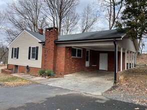 1423 Old Farmer Rd in Asheboro, NC - Building Photo - Building Photo