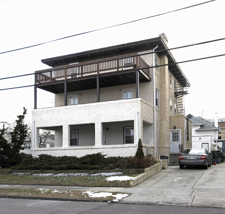 711 Beach Ave in Bradley Beach, NJ - Building Photo