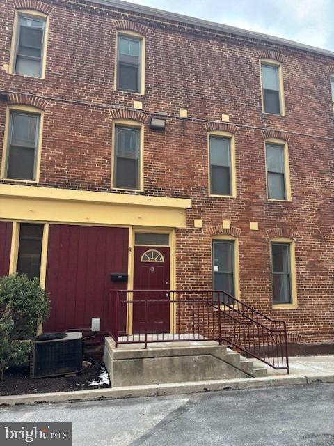 property at 239 W Philadelphia St