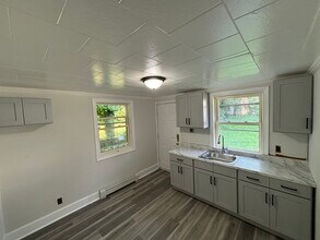 15 Helen Ln in Great Neck, NY - Building Photo - Building Photo