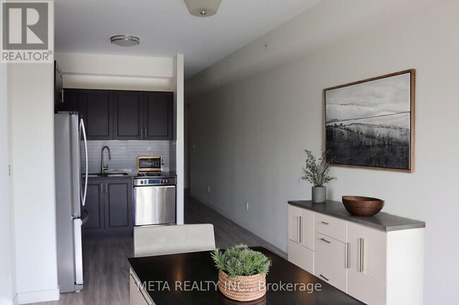 property at 128 King St N
