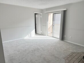 10203 Forum Park Dr in Houston, TX - Building Photo - Building Photo