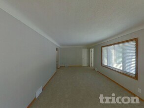 2931 Woodbridge St in Roseville, MN - Building Photo - Building Photo