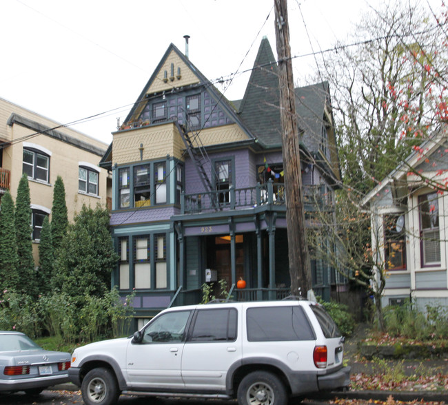 923 SE 13th Ave in Portland, OR - Foto de edificio - Building Photo