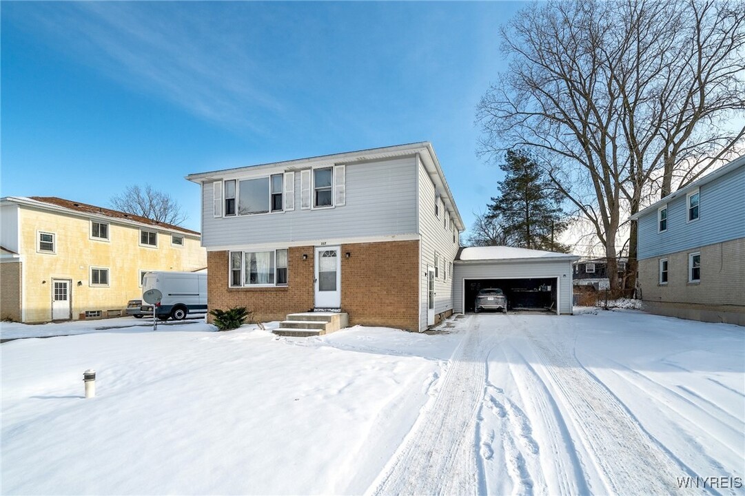 317 Sundridge Dr in Buffalo, NY - Foto de edificio