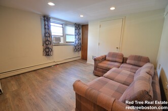 42 Gerrish St, Unit 1 in Boston, MA - Foto de edificio - Building Photo