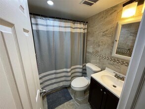 128 15th St in West Babylon, NY - Building Photo - Building Photo