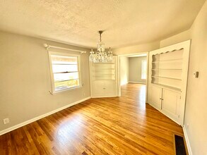 1516 Schuff Ln in Louisville, KY - Building Photo - Building Photo