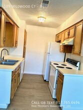 109 Wildwood Ct-Unit -B in Grapevine, TX - Building Photo - Building Photo