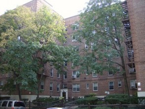 Green Park Sussex Apartments in Flushing, NY - Building Photo - Building Photo